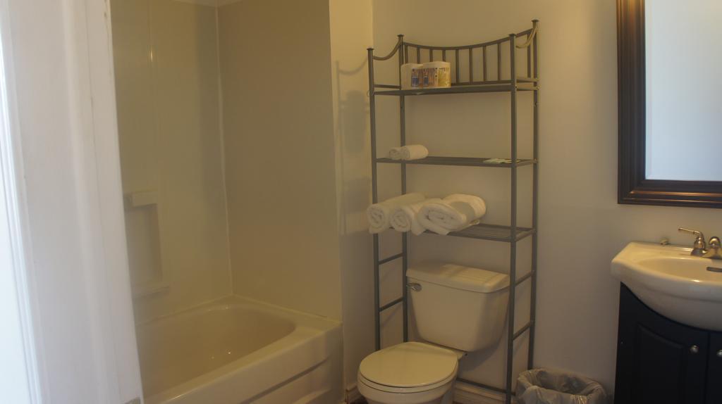 Welcome Traveller Motel Kingston Room photo