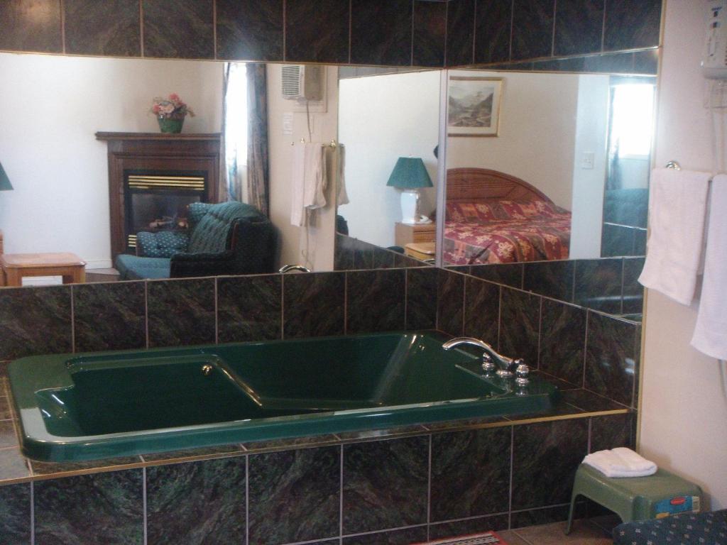 Welcome Traveller Motel Kingston Room photo
