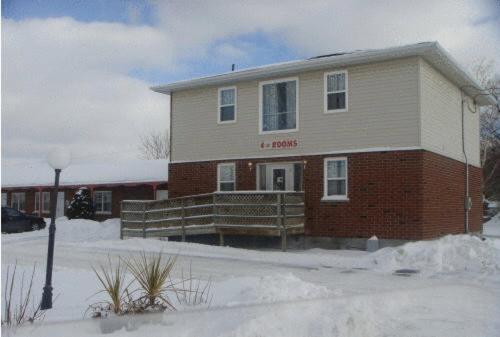 Welcome Traveller Motel Kingston Exterior photo